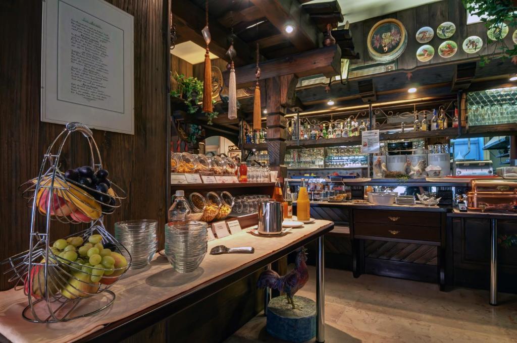 Hotel Zum Weissen Roessel 왈도르프 외부 사진